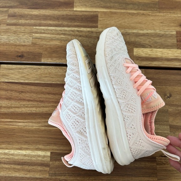 APL TECHLOOM PHANTOM women’s sneakers shoes. Size 7.5 - Picture 9 of 16